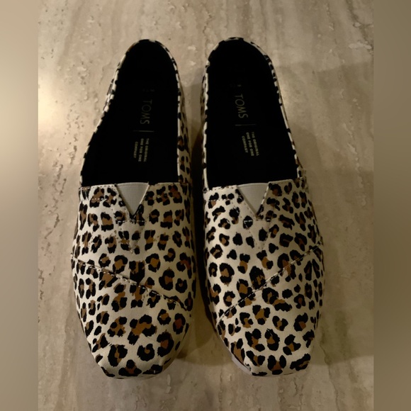 Toms Birch Leopard Print Slip On Shoes, 7.5 - Picture 4 of 8